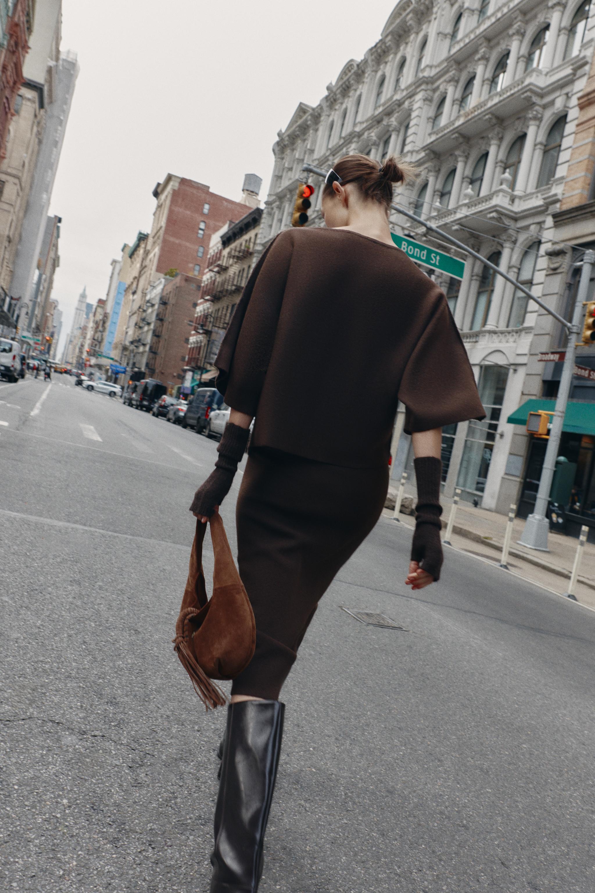 JUPE MI-LONGUE EN MAILLE